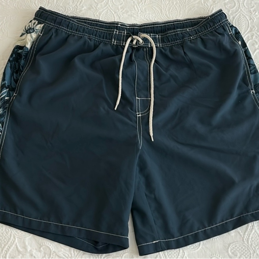 Caribbean Joe swim trunks with liner and back pocket and inside pocket.